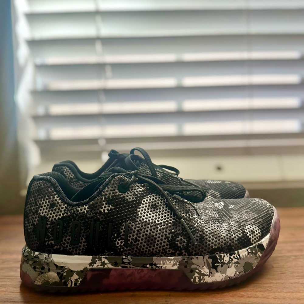 NOBULL Women's Floral Trainers - Picture 2 of 7